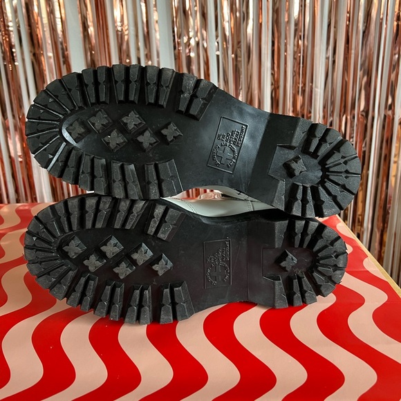 2976 SMOOTH LEATHER PLATFORM CHELSEA BOOTS White 9 Dr Marten’s - Picture 6 of 6